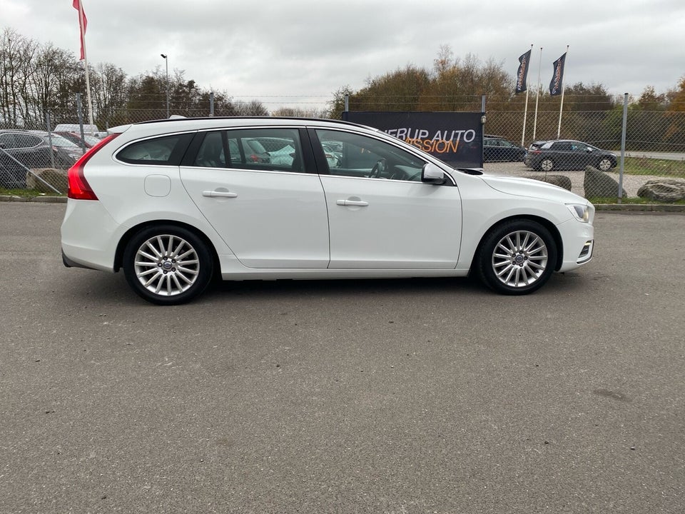 Volvo V60 2,0 T4 190 R-Design aut. 5d