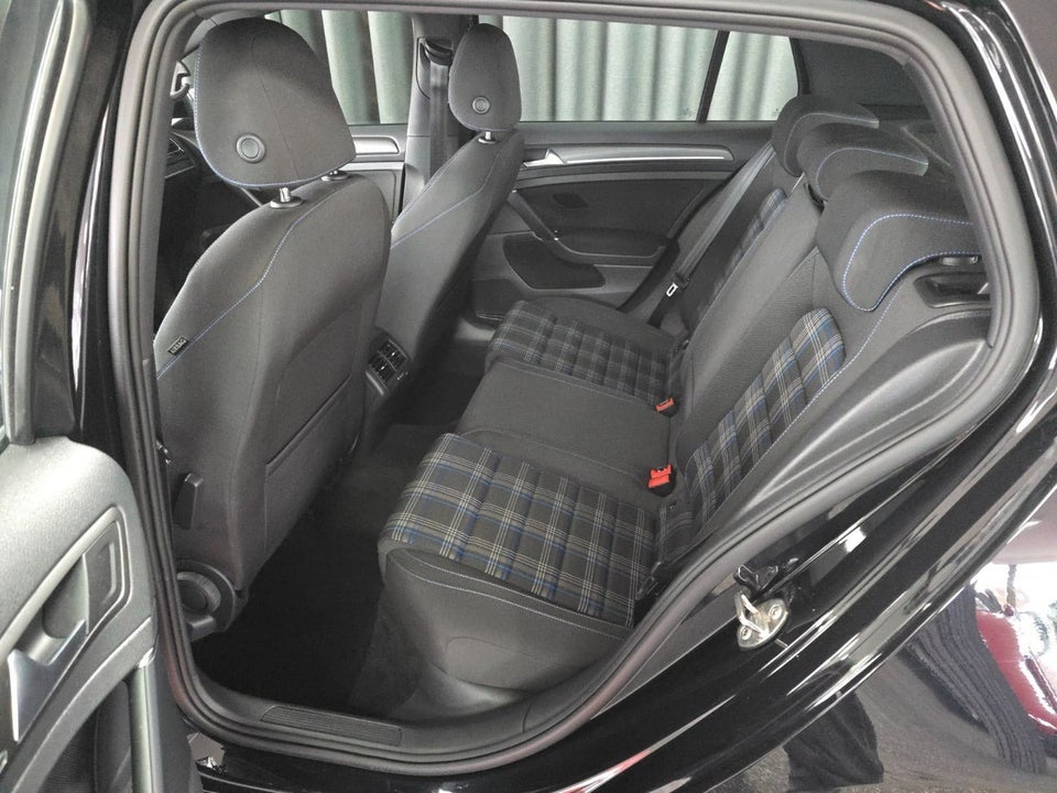VW Golf VII 1,4 GTE DSG 5d