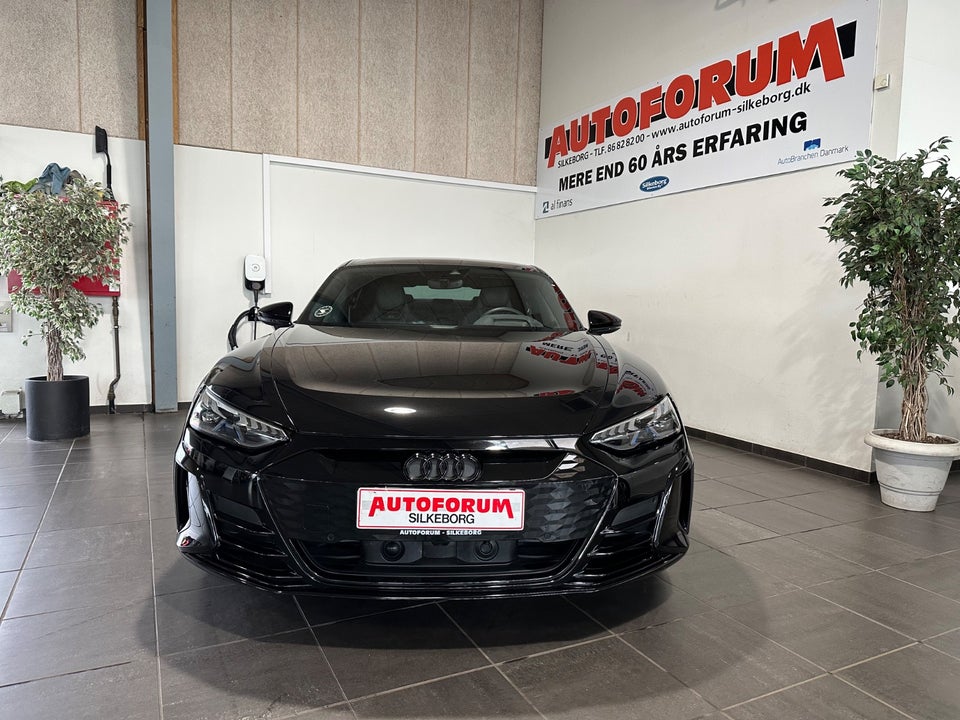 Audi RS e-tron GT quattro 4d