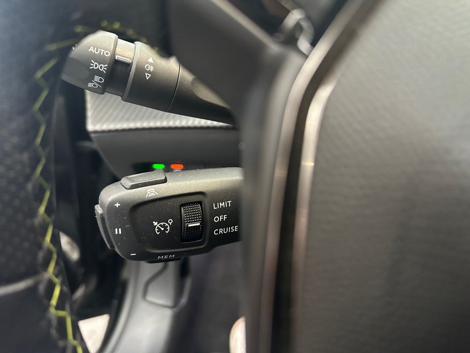 Peugeot e-208 50 GT Pack 5d