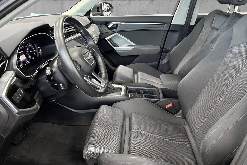 Audi Q3 45 TFSi e Attitude plus S-tr. 5d