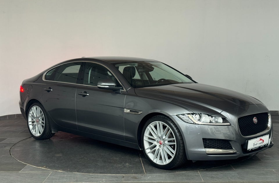 Jaguar XF 2,0 D180 Prestige aut. 4d