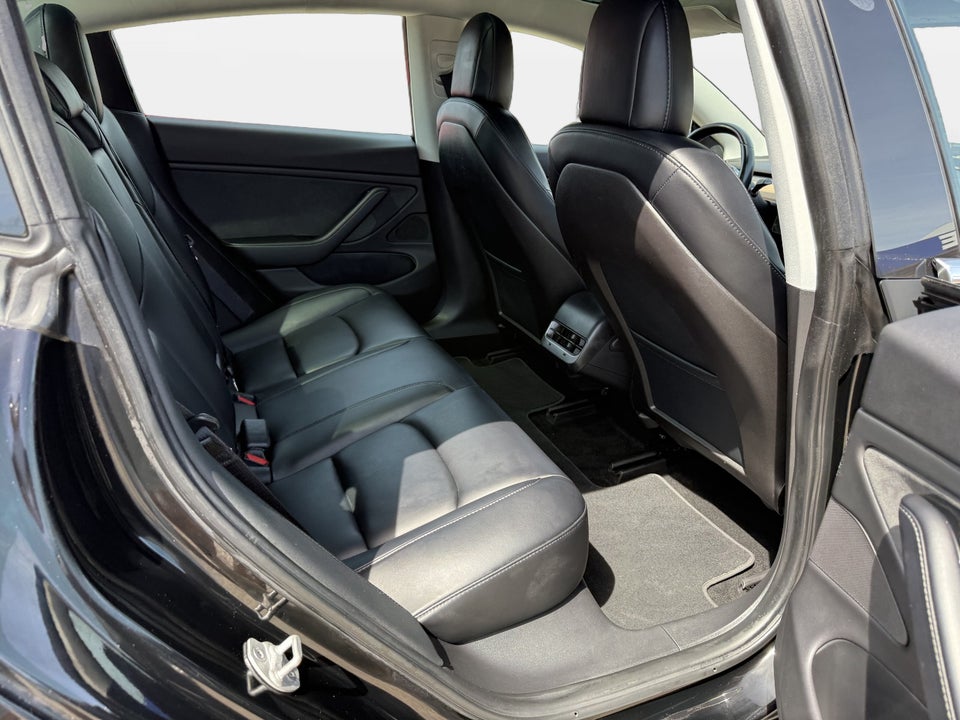 Tesla Model 3 Long Range AWD 4d