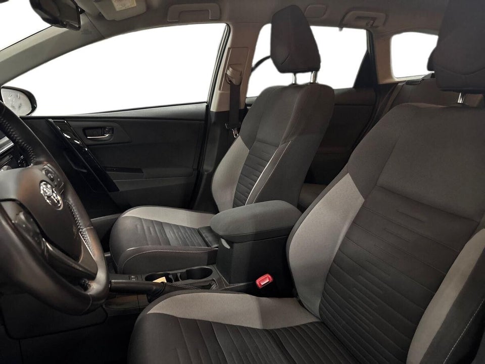 Toyota Auris 1,8 Hybrid H3 Touring Sports CVT 5d