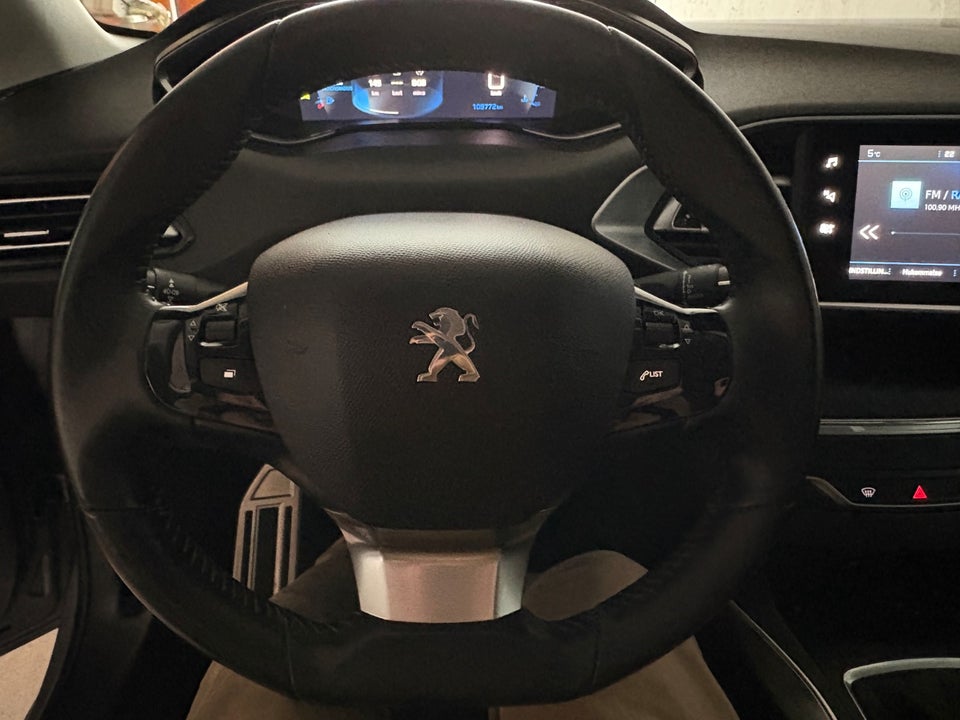 Peugeot 308 1,5 BlueHDi 130 Allure Pack 5d