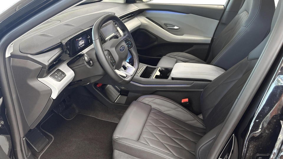 Ford Explorer 79 Premium Extended Range 5d