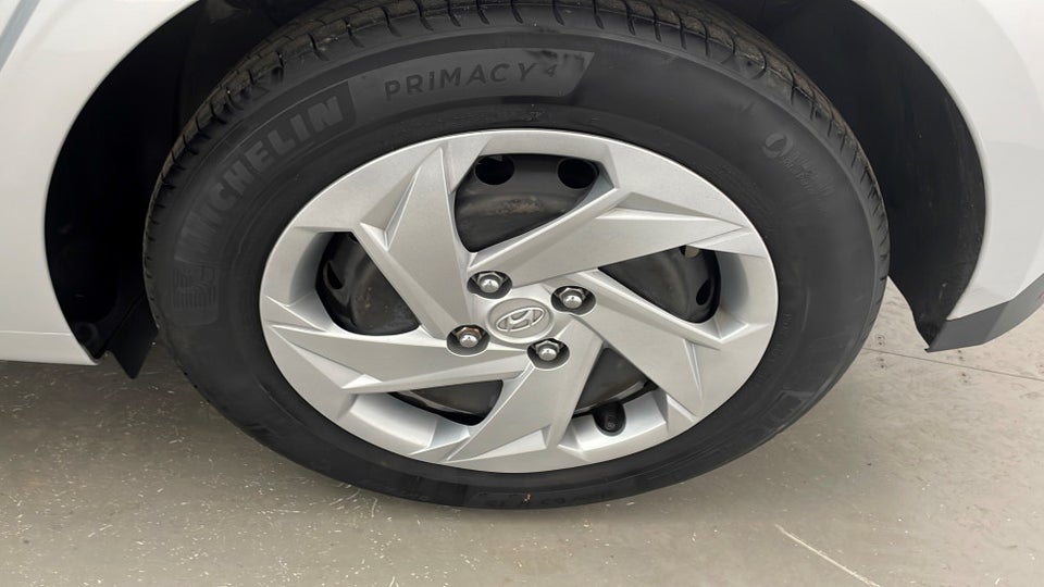 Hyundai i20 1,0 T-GDi Essential DCT 5d