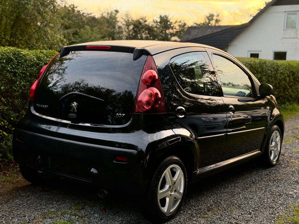 Peugeot 107 1,0 Sportium 5d