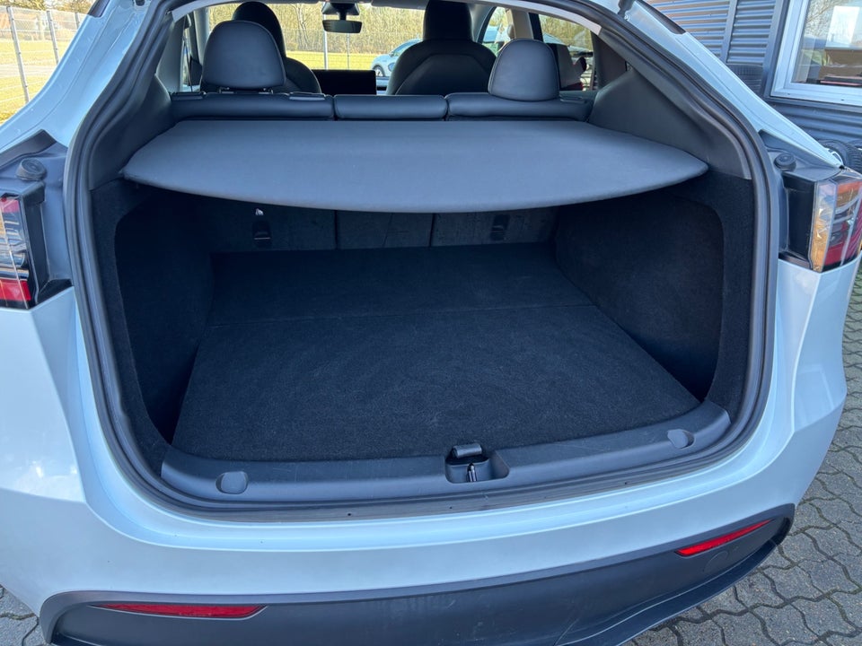 Tesla Model Y Long Range AWD 5d