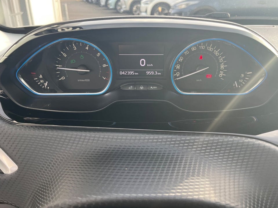 Peugeot 2008 1,2 e-THP 110 Edition+ 5d