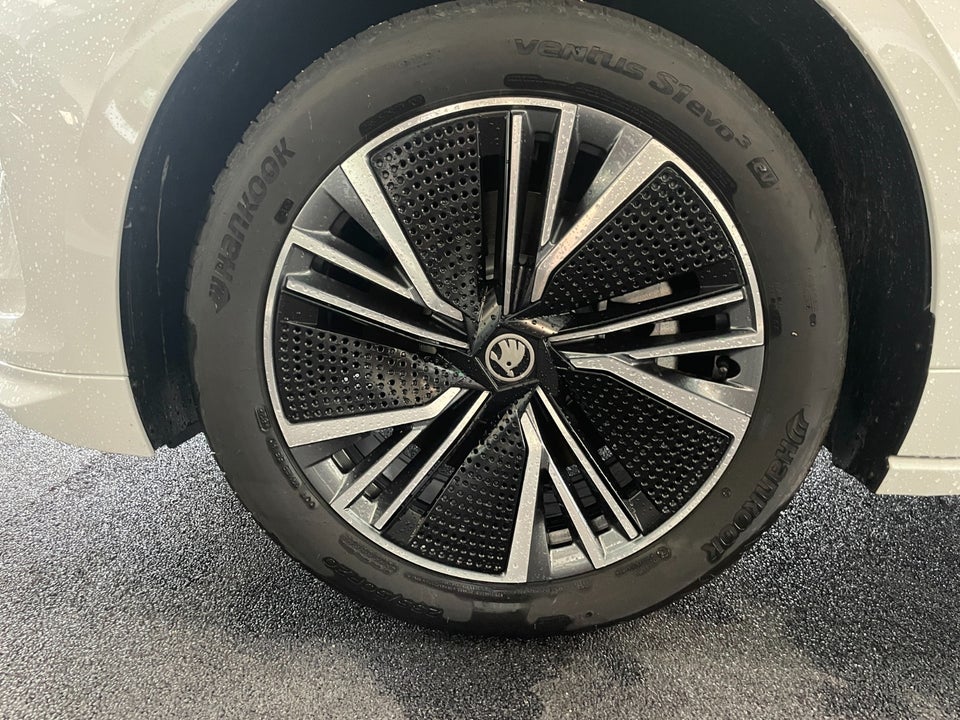 Skoda Enyaq 85 iV Lounge Premium 5d