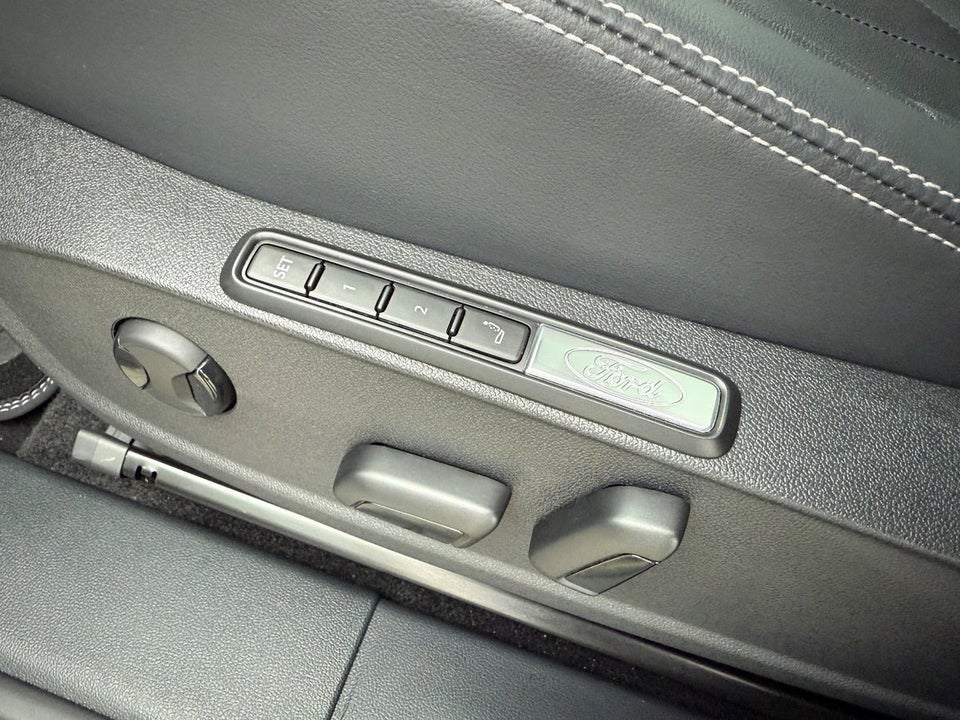 Ford Explorer 77 Premium Extended Range 5d