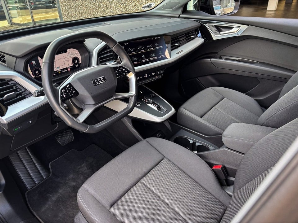 Audi Q4 e-tron 45 quattro 5d