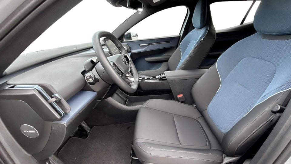 Volvo EX30 Standard Range Plus 5d