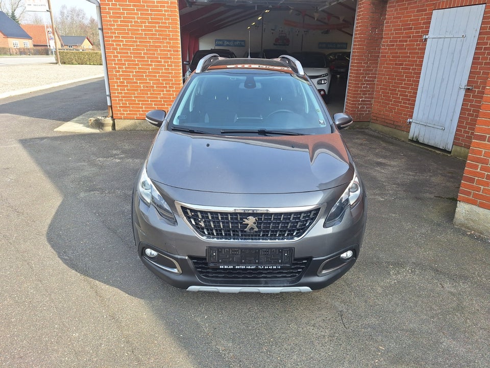 Peugeot 2008 1,2 e-THP 110 Selection Sky 5d