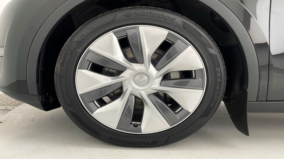 Tesla Model Y Long Range AWD 5d