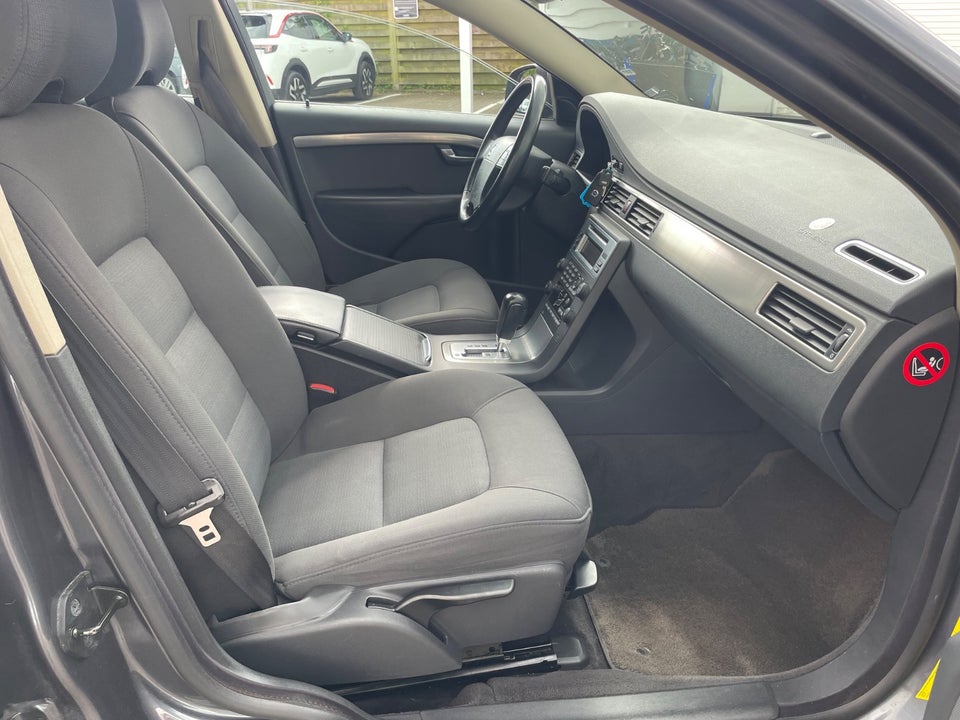 Volvo S80 2,5 T Momentum aut. 4d
