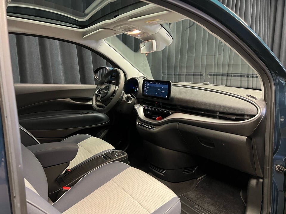 Fiat 500e 42 Icon Sky 3d