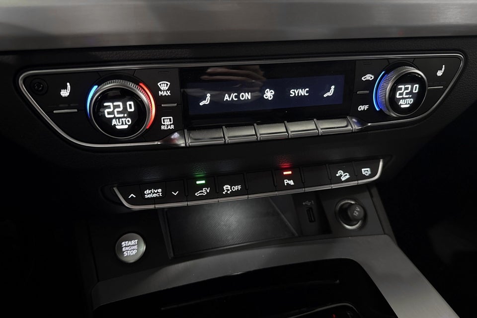 Audi Q5 55 TFSi e S-line quattro S-tr. 5d