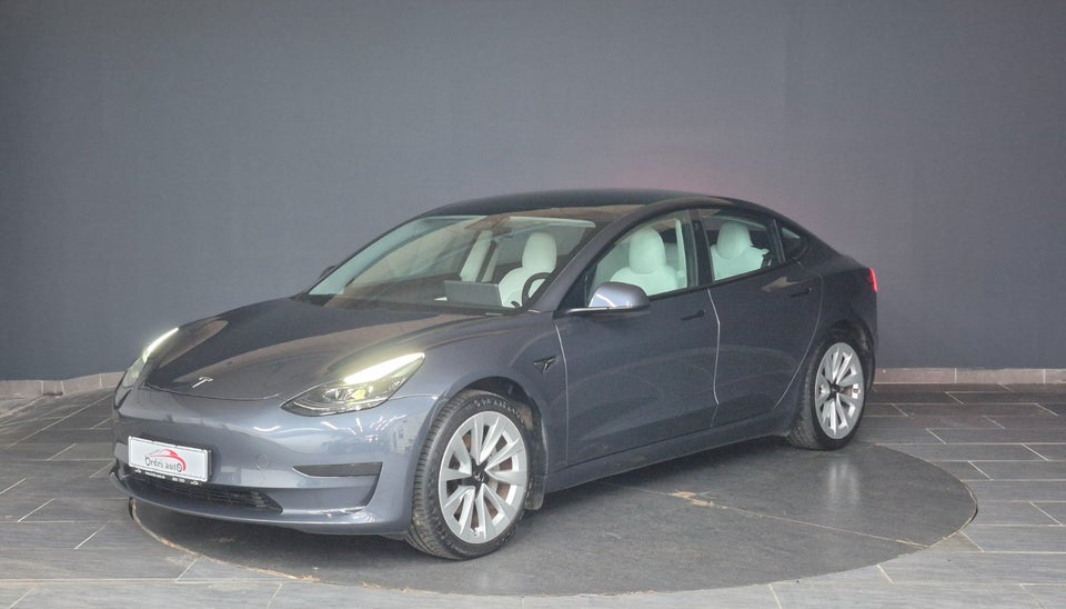 Tesla Model 3 Standard Range+ RWD 4d