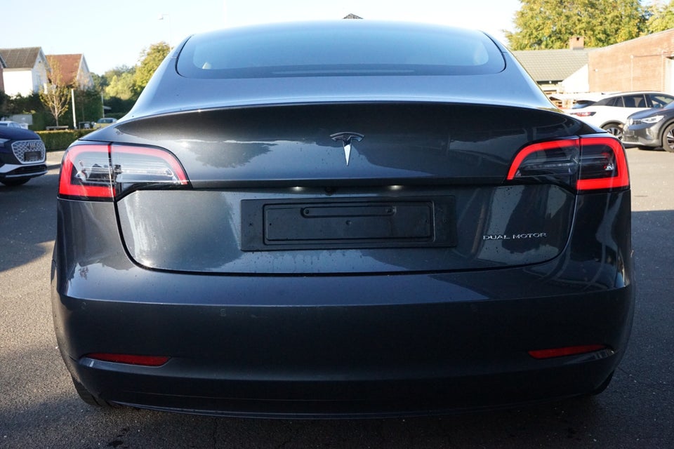 Tesla Model 3 Long Range AWD 4d