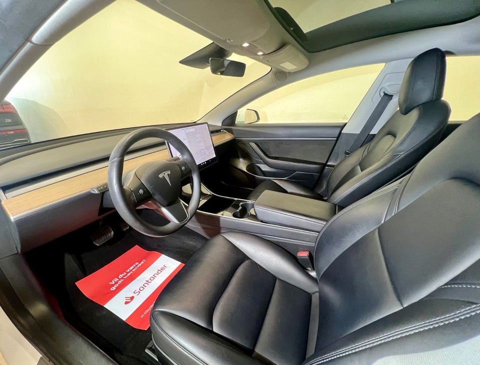 Tesla Model 3 Standard Range+ RWD 4d