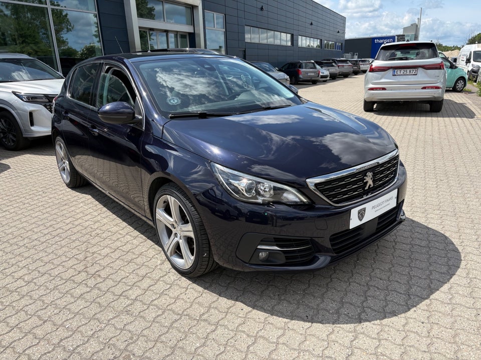 Peugeot 308 1,2 PureTech 130 Selection Sky 5d