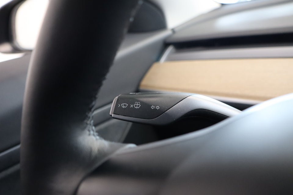 Tesla Model 3 Standard Range+ RWD 4d