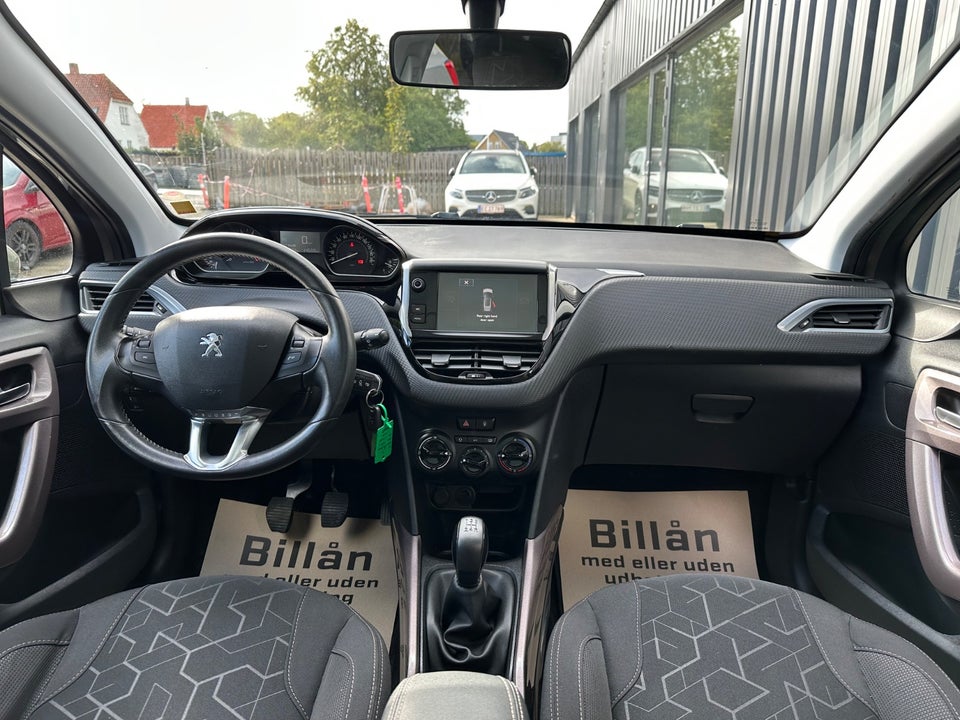 Peugeot 2008 1,2 VTi 82 Allure Sky 5d