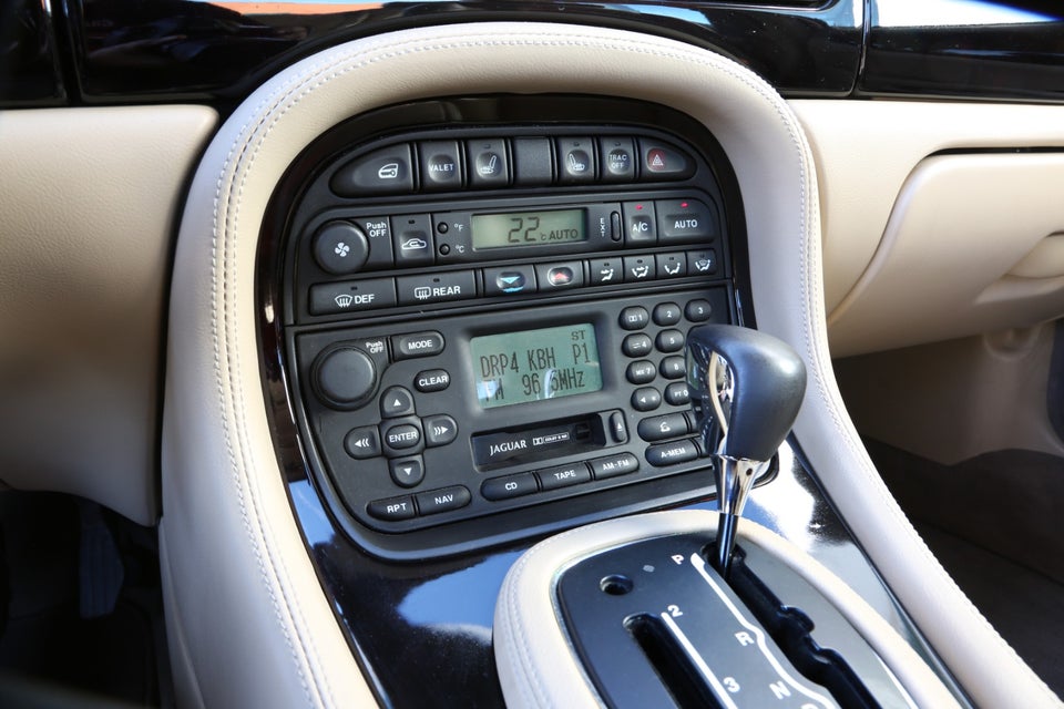 Jaguar XJR 4,0 S/C 4d