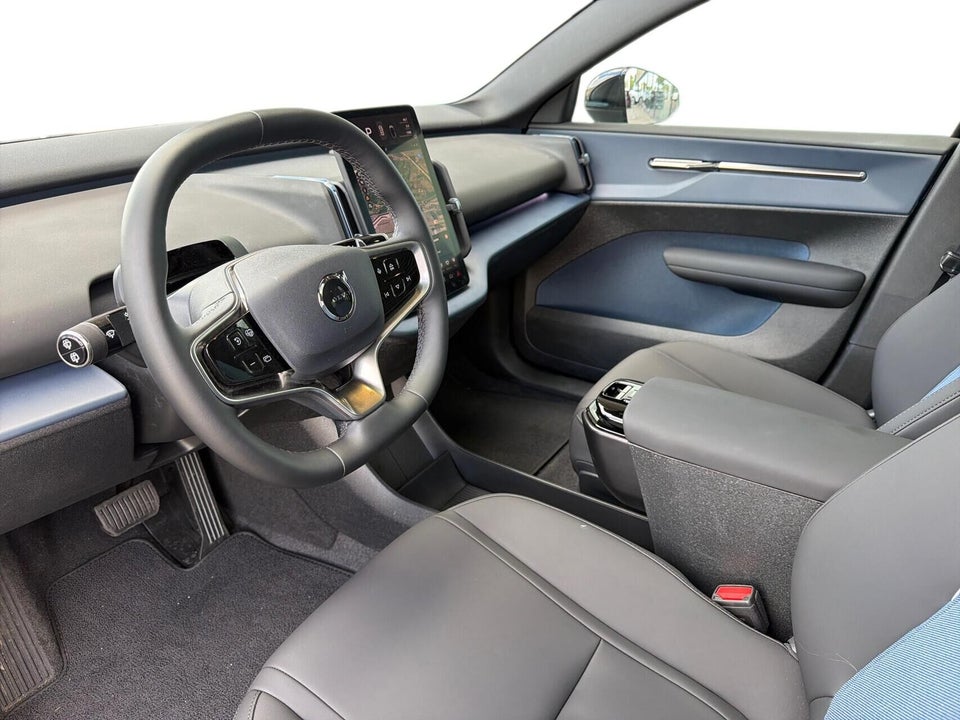 Volvo EX30 Extended Range Black Edition 5d