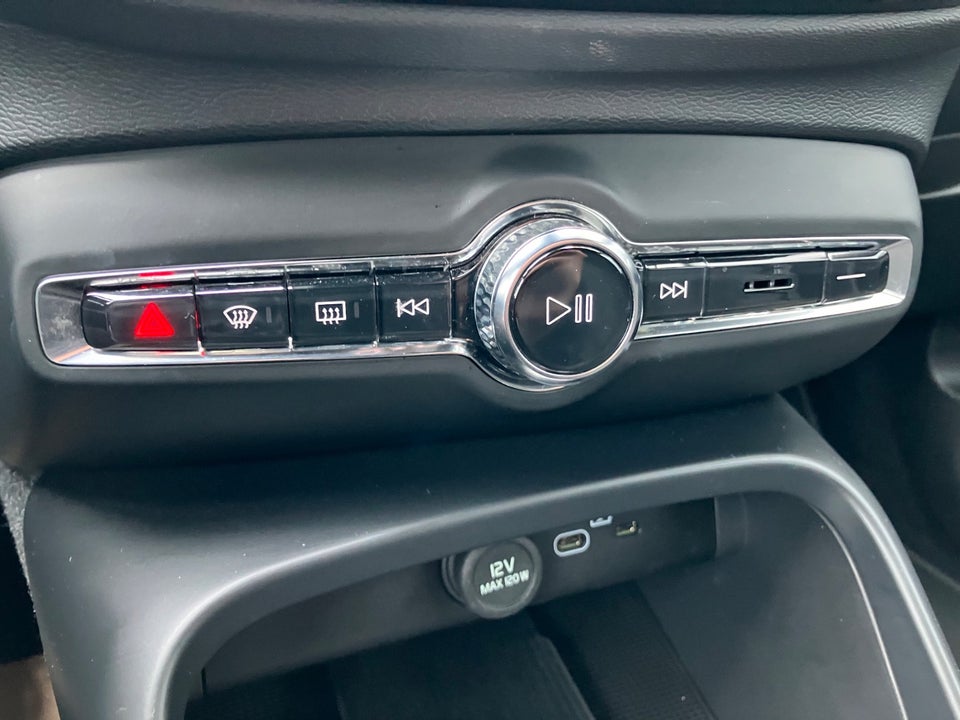 Volvo XC40 P6 ReCharge Core 5d