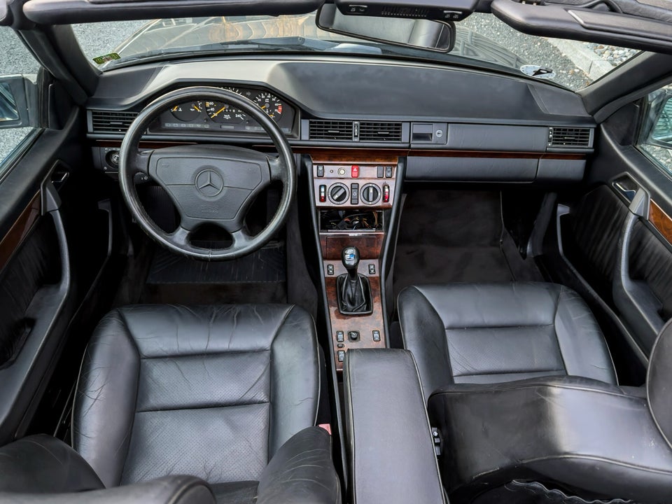 Mercedes E220 2,2 Cabriolet 2d