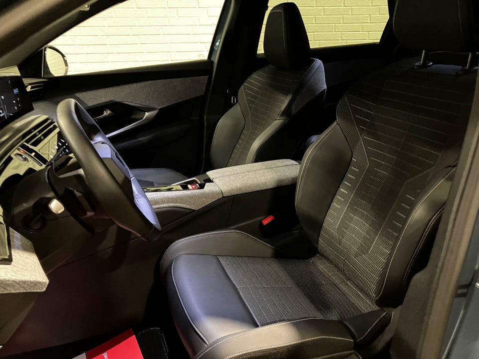 Peugeot e-5008 77 Allure 7prs 5d