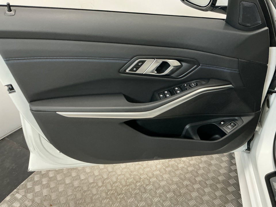 BMW 330e 2,0 Touring M-Sport aut. 5d