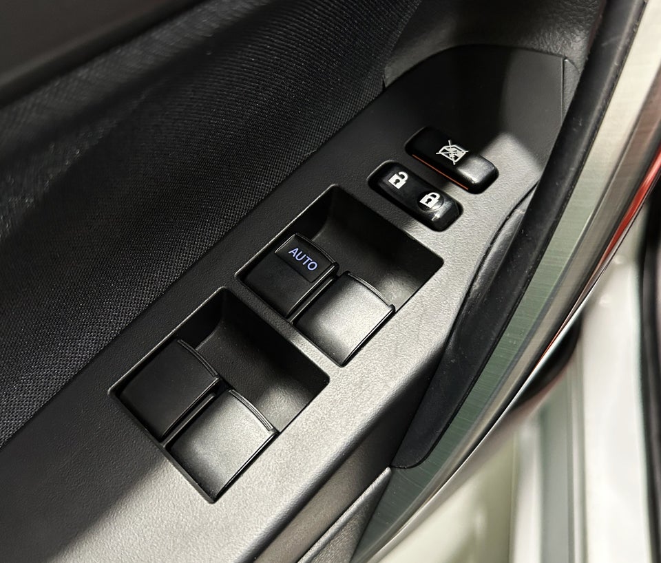 Toyota Auris 1,6 T2+ 5d