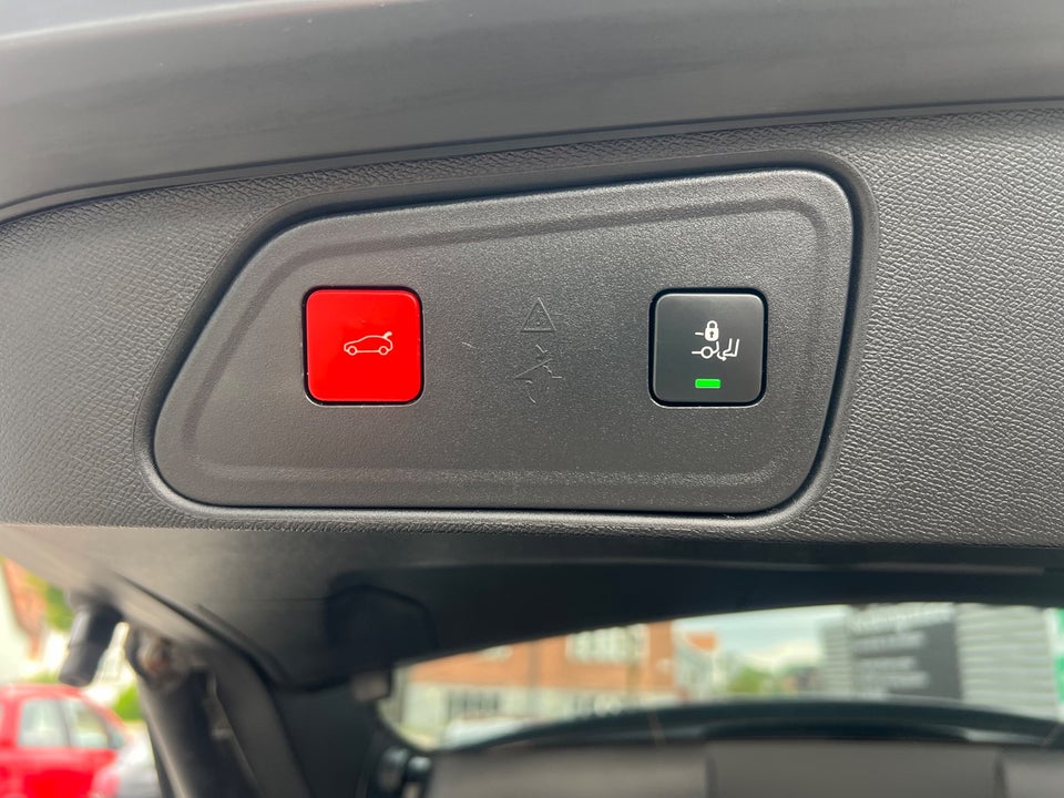 Peugeot 3008 1,6 Hybrid First Selection EAT8 5d