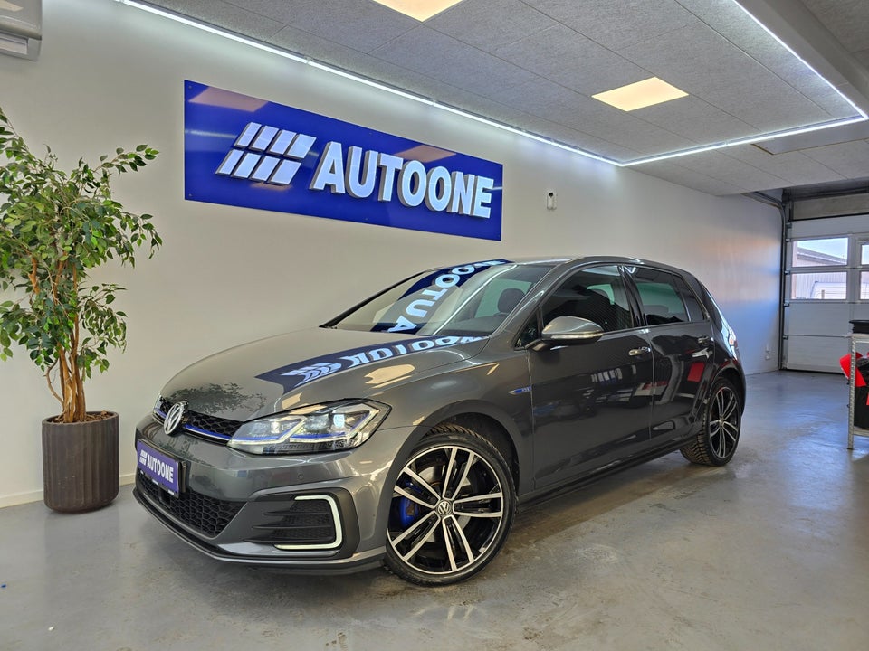 VW Golf VII 1,4 GTE DSG 5d