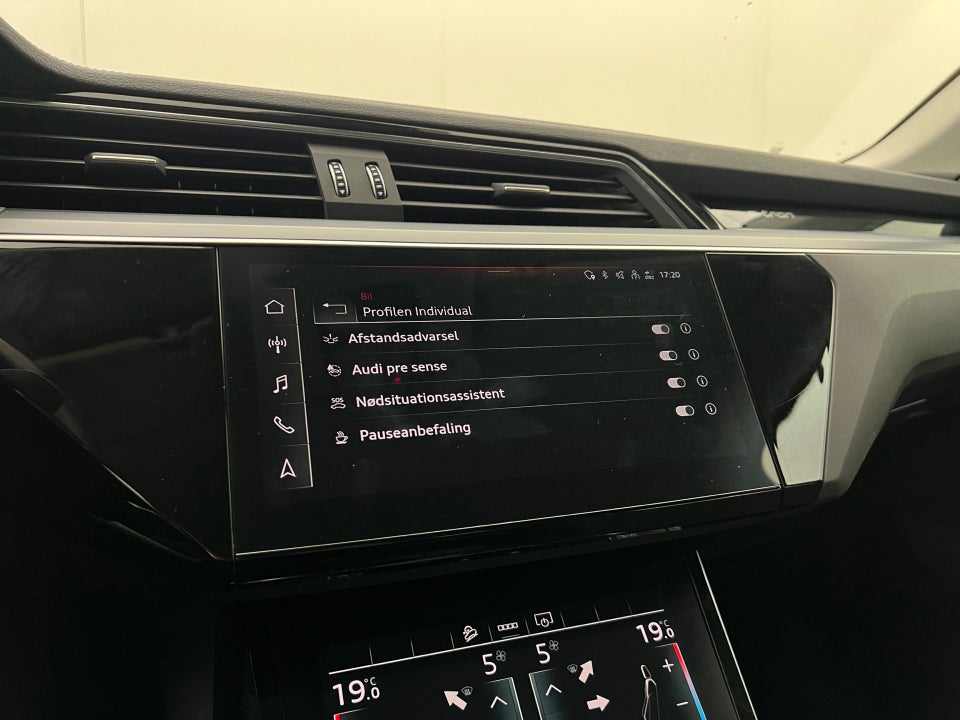 Audi e-tron 55 S-line Prestige quattro 5d