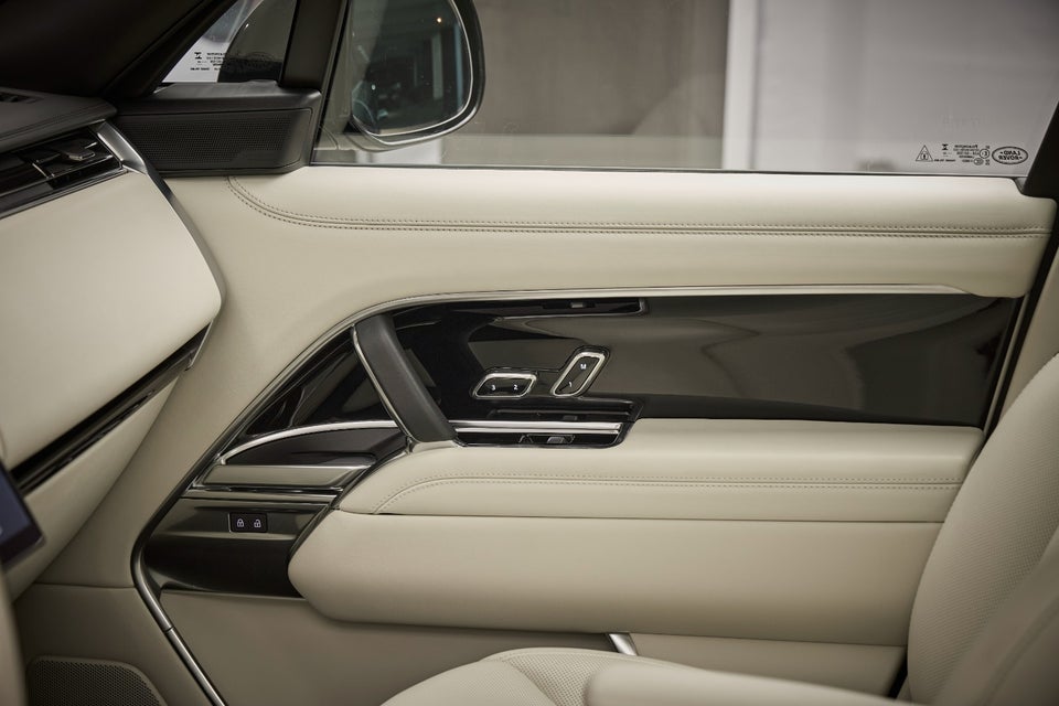 Land Rover Range Rover 3,0 P440e Autobiography aut. LWB 5d