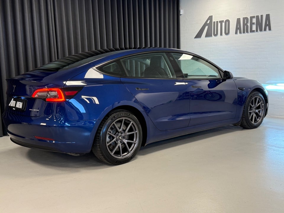 Tesla Model 3 Long Range AWD 4d