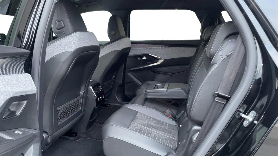 Peugeot e-5008 77 GT Pack 7prs 5d