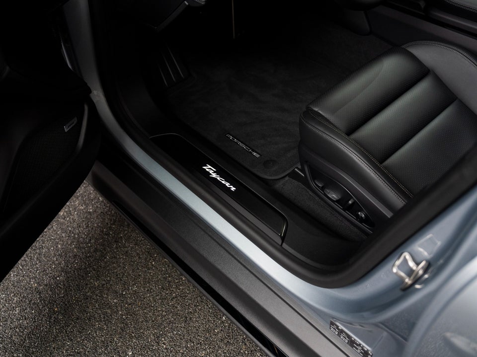 Porsche Taycan Performance+ Black Edition Sport Turismo 5d