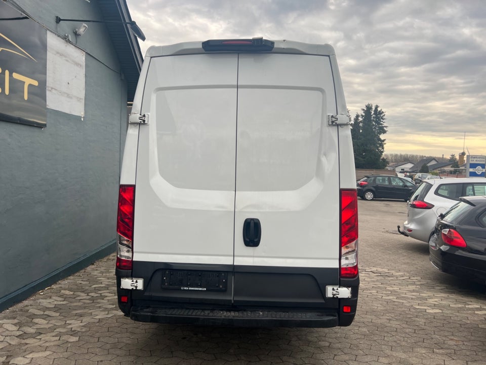 Iveco Daily 2,3 35S16 16m³ Van AG8