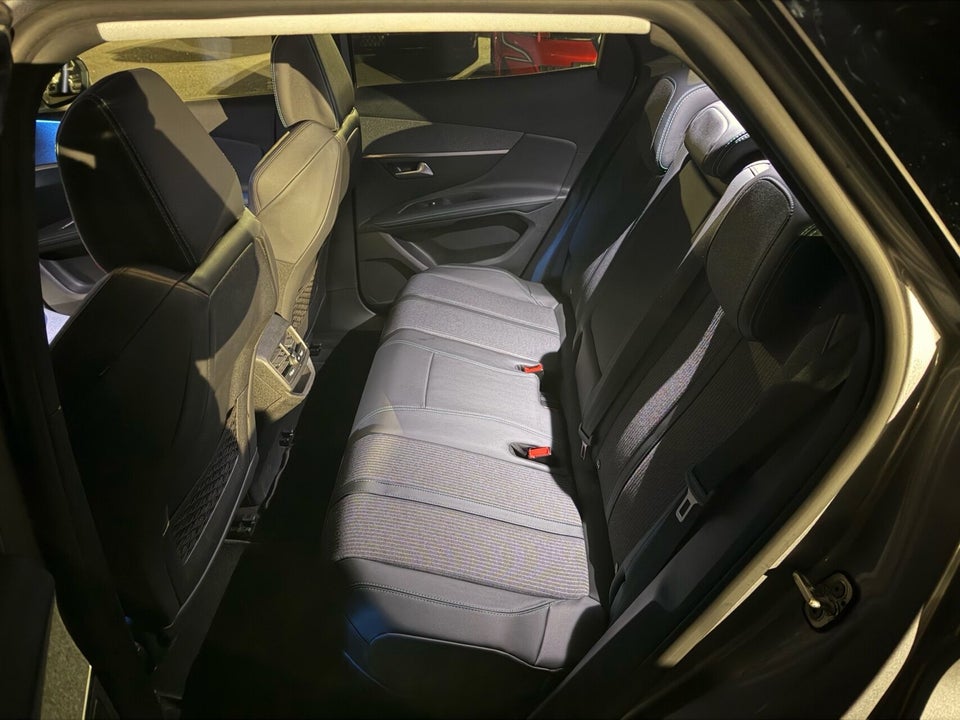 Peugeot 3008 1,6 Hybrid Allure EAT8 5d