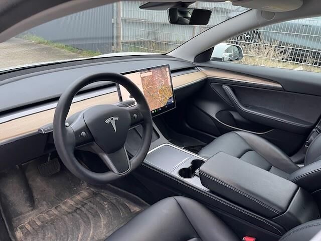 Tesla Model 3 Long Range AWD 4d