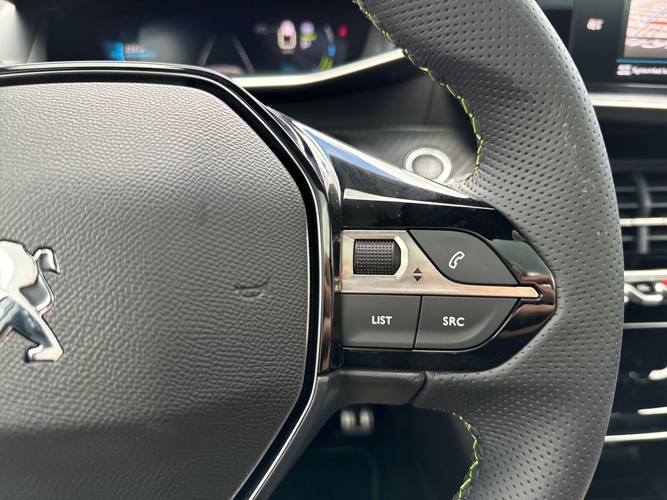 Peugeot e-208 50 GT Sky 5d