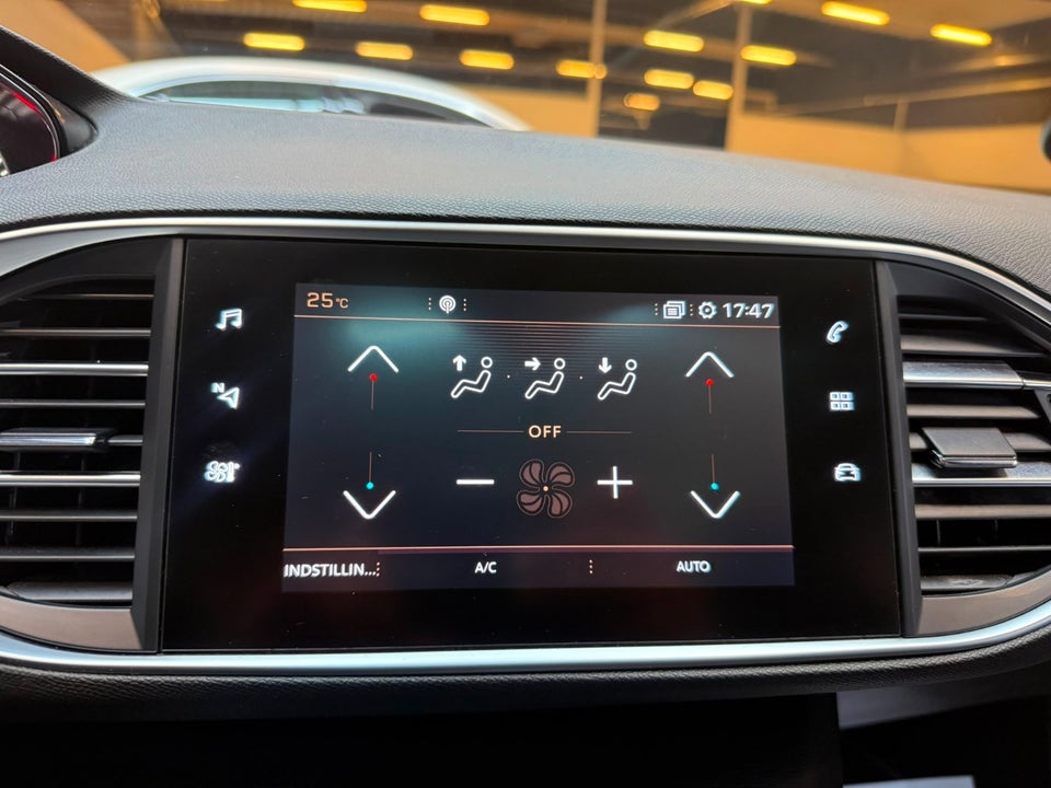 Peugeot 308 1,2 PureTech 130 Selection Sky SW 5d