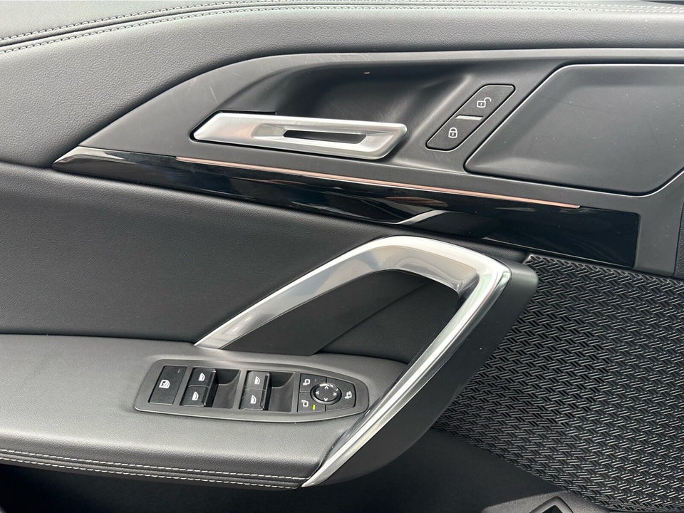 BMW iX1 eDrive20 X-Line 5d