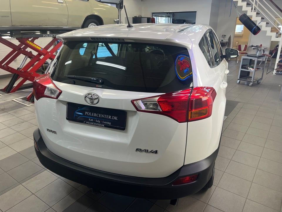 Toyota RAV4 2,0 D-4D T2+ 5d